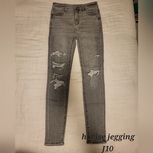 American Eagle High-Rise Distressed Gray Jeggings Size 00 Short